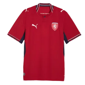 Camiseta de la selección de República Checa para el Mundial 2026 - Equipación local roja con cuello tipo polo.