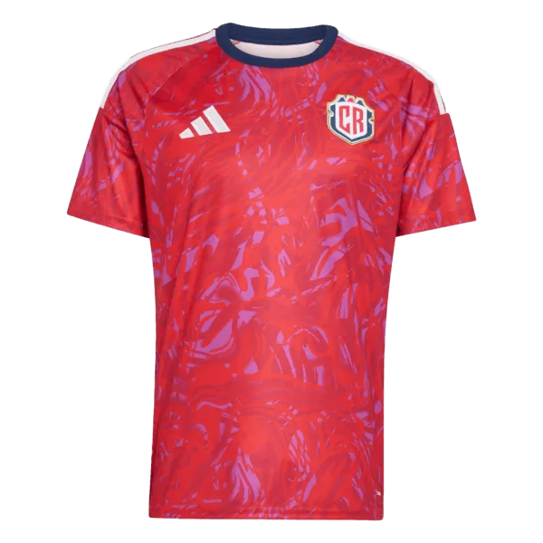 Nueva camiseta de la selección de Costa Rica para la Copa del Mundo 2026: diseño vibrante con patrones abstractos en tonos rojos y morados.