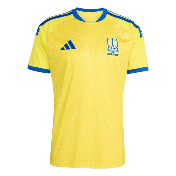 Nueva camiseta de Ucrania para la Copa del Mundo 2026: diseño en color amarillo con detalles en azul y patrón gráfico tradicional.