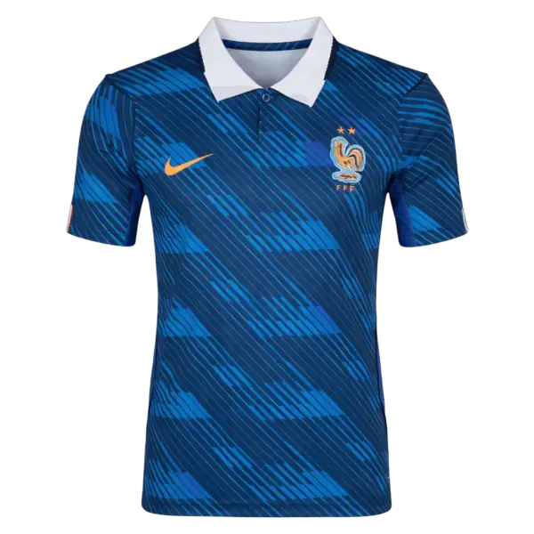 Nueva equipación de la selección francesa para la Copa del Mundo 2026 con diseño dinámico en tonos azules.