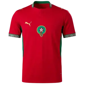 Camiseta de la selección de Marruecos para el Mundial 2026 - Equipación local roja con detalles verdes y cuello tipo polo.