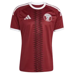 Camiseta de la selección de Qatar para el Mundial 2026 - Equipación local granate con franja de sierra central.