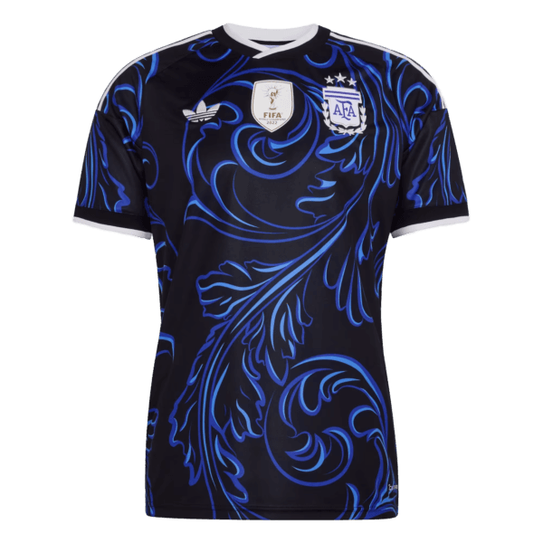 Equipación especial de Argentina para 2026 con motivos ornamentales y el escudo de la federación con tres estrellas.