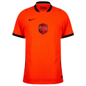Camiseta de la selección de Países Bajos para el Mundial 2026 - Primera equipación naranja con detalles en negro.