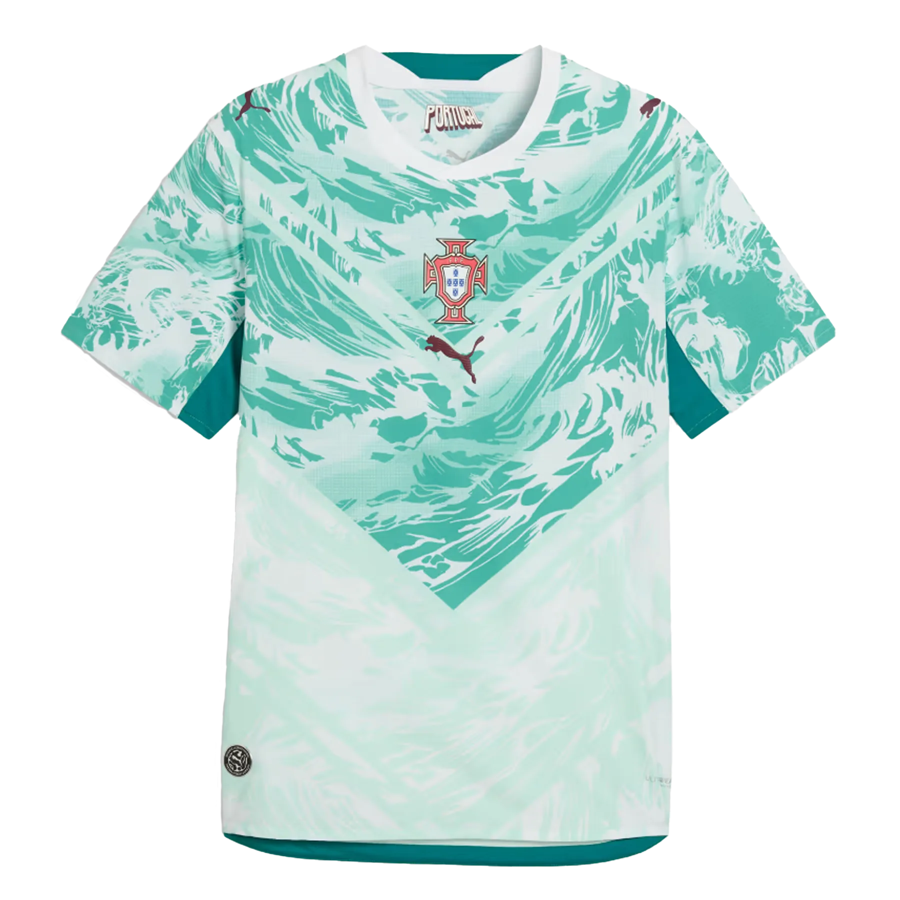 Camiseta de la selección de Portugal para el Mundial 2026 - Equipación de visitante blanca con patrones artísticos en verde agua.