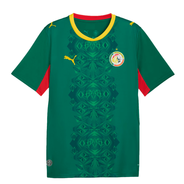 Segunda equipación de la selección de Senegal para el torneo 2026, con arte tradicional africano en tonos verdes.