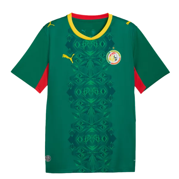 Segunda equipación de la selección de Senegal para el torneo 2026, con arte tradicional africano en tonos verdes.
