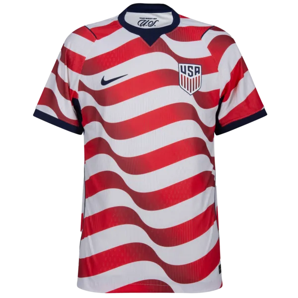 Equipación local de la selección de EE. UU. para el Mundial 2026, inspirada en la bandera nacional con un diseño dinámico.