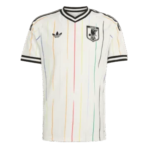 Camiseta de la selección de Japón para el Mundial 2026 - Equipación visitante blanca con finas líneas multicolores.