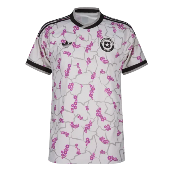 Segunda equipación de "La Roja" para la Copa del Mundo 2026 con un diseño artístico inspirado en la flora nacional.